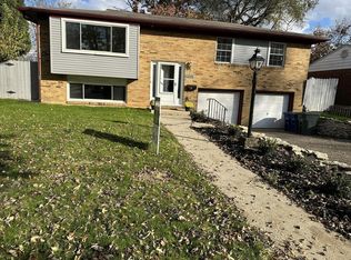 5566 Roche Dr, Columbus, OH 43229