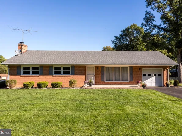 1033 Tasker Rd, Stephens City, VA 22655