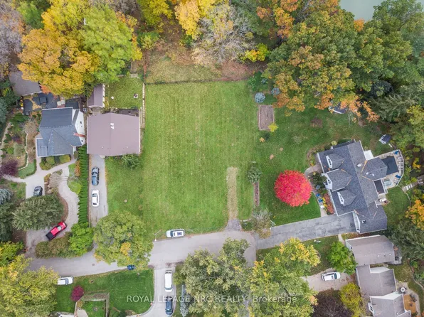 56 Henley Dr, Saint Catharines, ON L2N 4A9