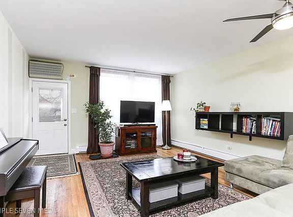 4th image of 6141 W Higgins Ave APT 4C