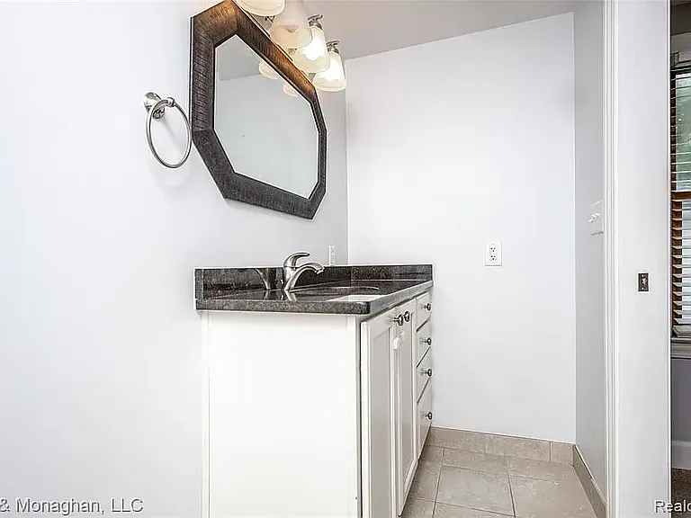 1308 Hampton Rd — Photo 21