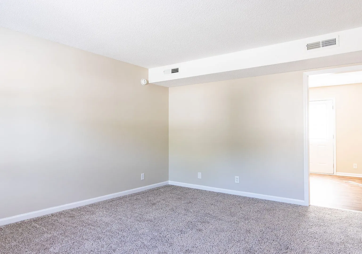 510 Hietts Lane — Photo 3