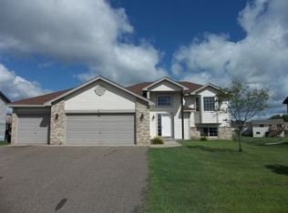 1668 10th Ave SE, Cambridge, MN 55008