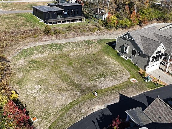 4th image of 5900 Woodland Ln #11