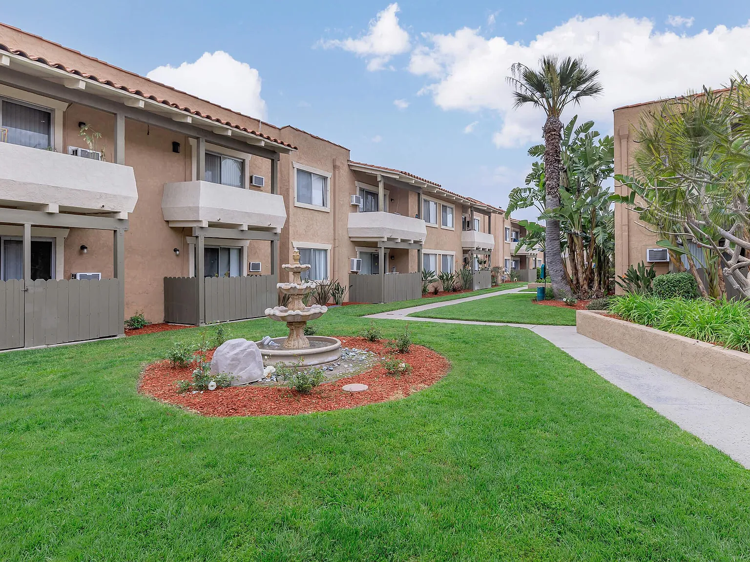 Pampas Lane Apartments — Photo 2