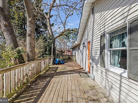 5th image of 28359 Martins Farm Rd