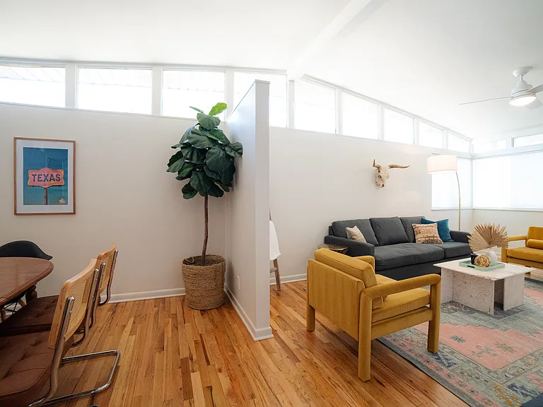 3259 Binyon St — Photo 3