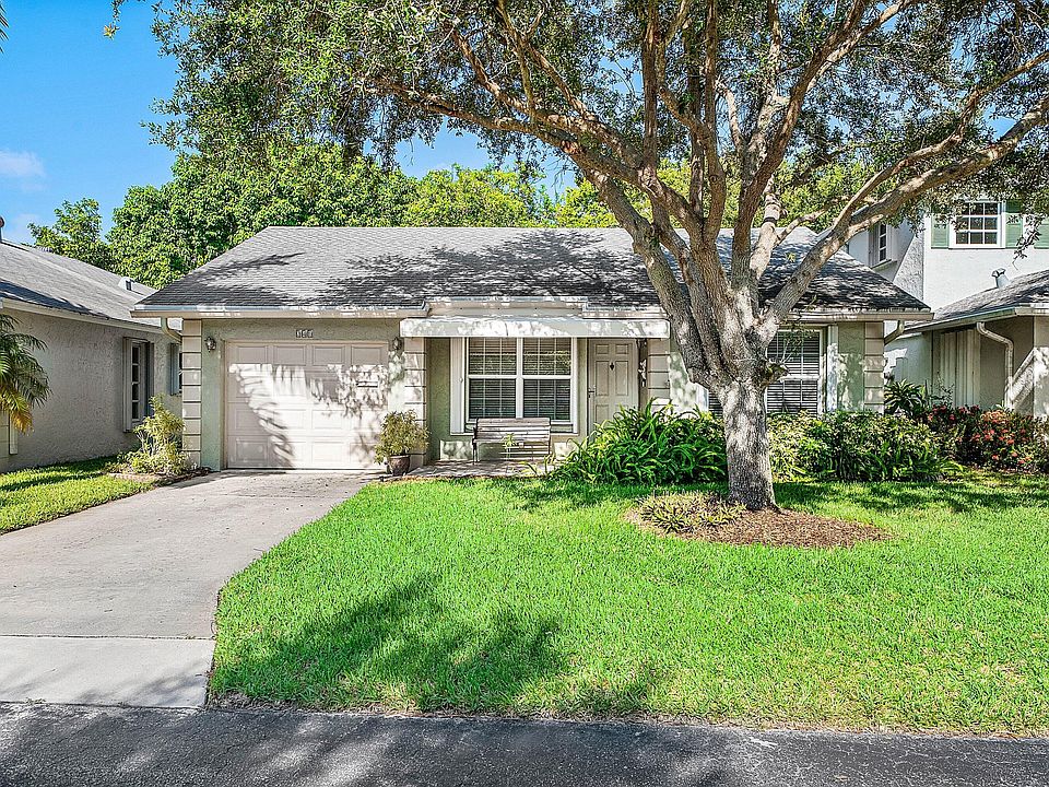 1st image of 241 DEL RIO Boulevard