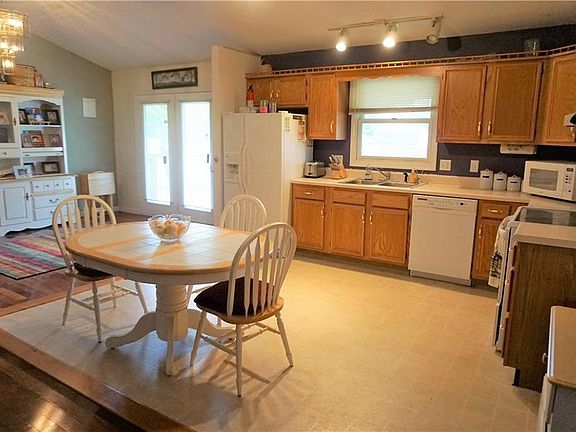3rd image of 578 Beachler Dr