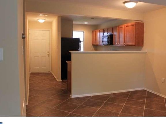 3rd image of 522 Blackbird Dr