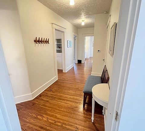 5th image of 1928 E Spring Street