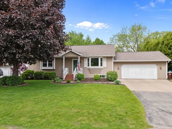 1433 W Roselawn Dr, Appleton, WI 54914