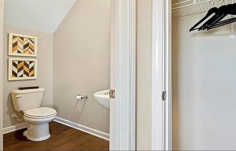 7104 N Mills Rd — Photo 36