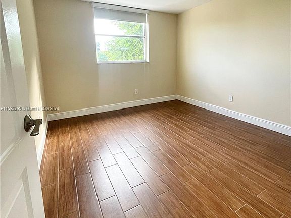 5th image of 1801 S Treasure Dr APT 426