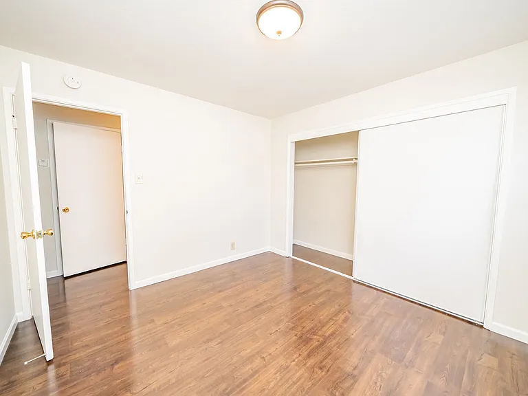 9309 Bancroft Ave — Photo 10