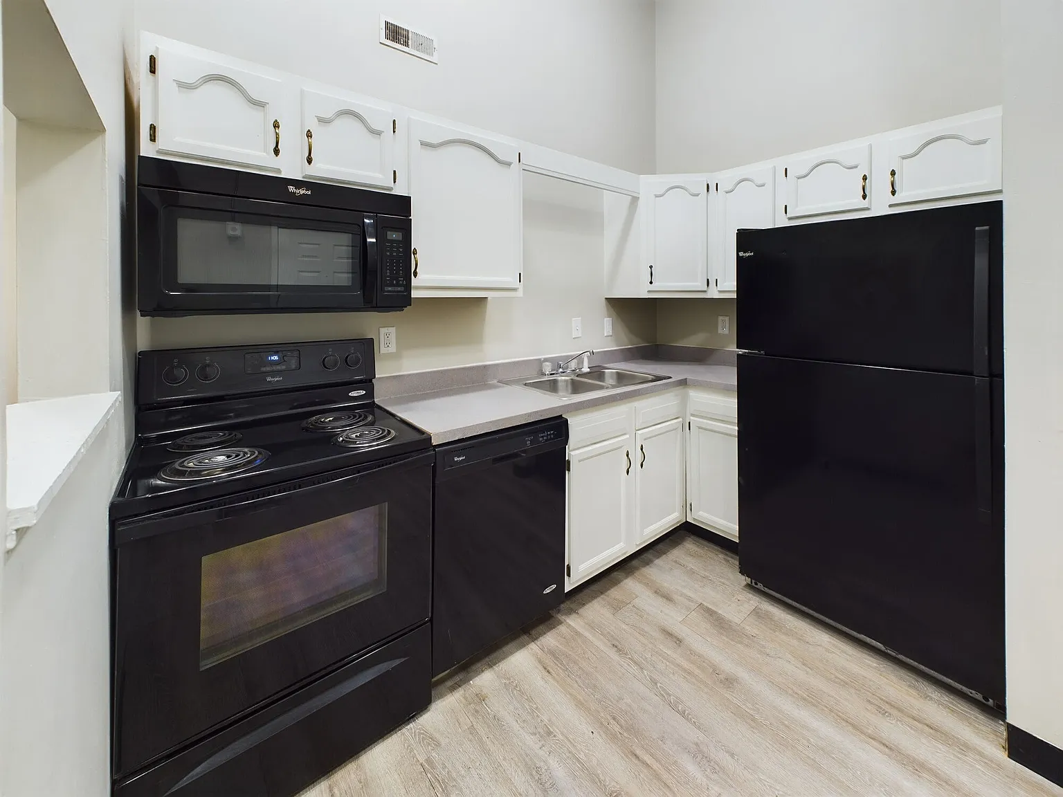 Kensington Apartments — Photo 4
