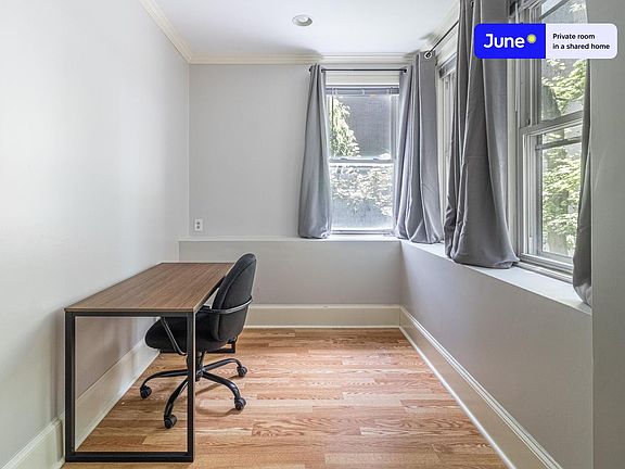 4th image of 129 Chiswick Rd #A