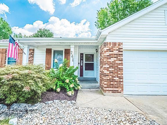4th image of 241 Barrington Dr