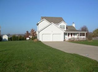 8650 Lynne Rd, De Soto, KS 66018