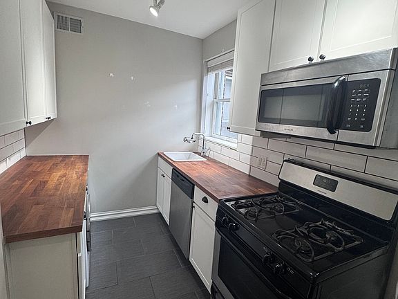 4th image of 2804 S Compton Ave APT 2N