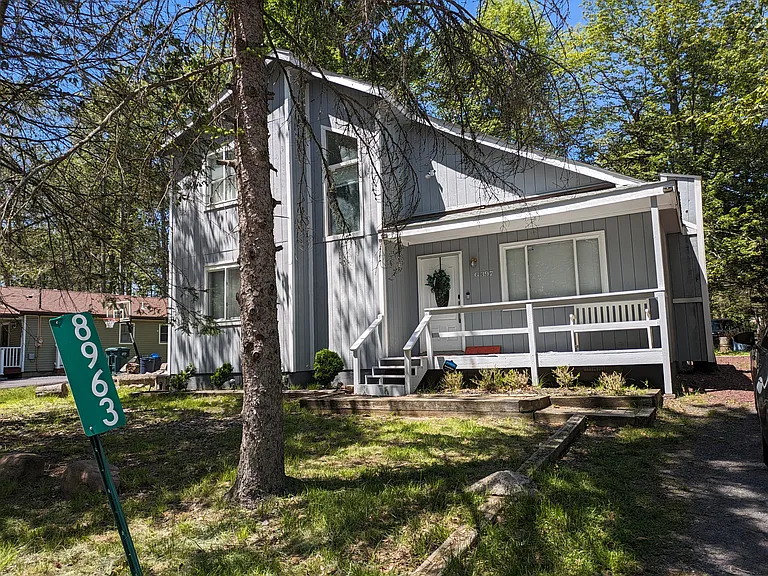 8963 Deerfield Rd — Photo 1