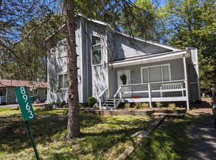 8963 Deerfield Rd, Tobyhanna, PA 18466