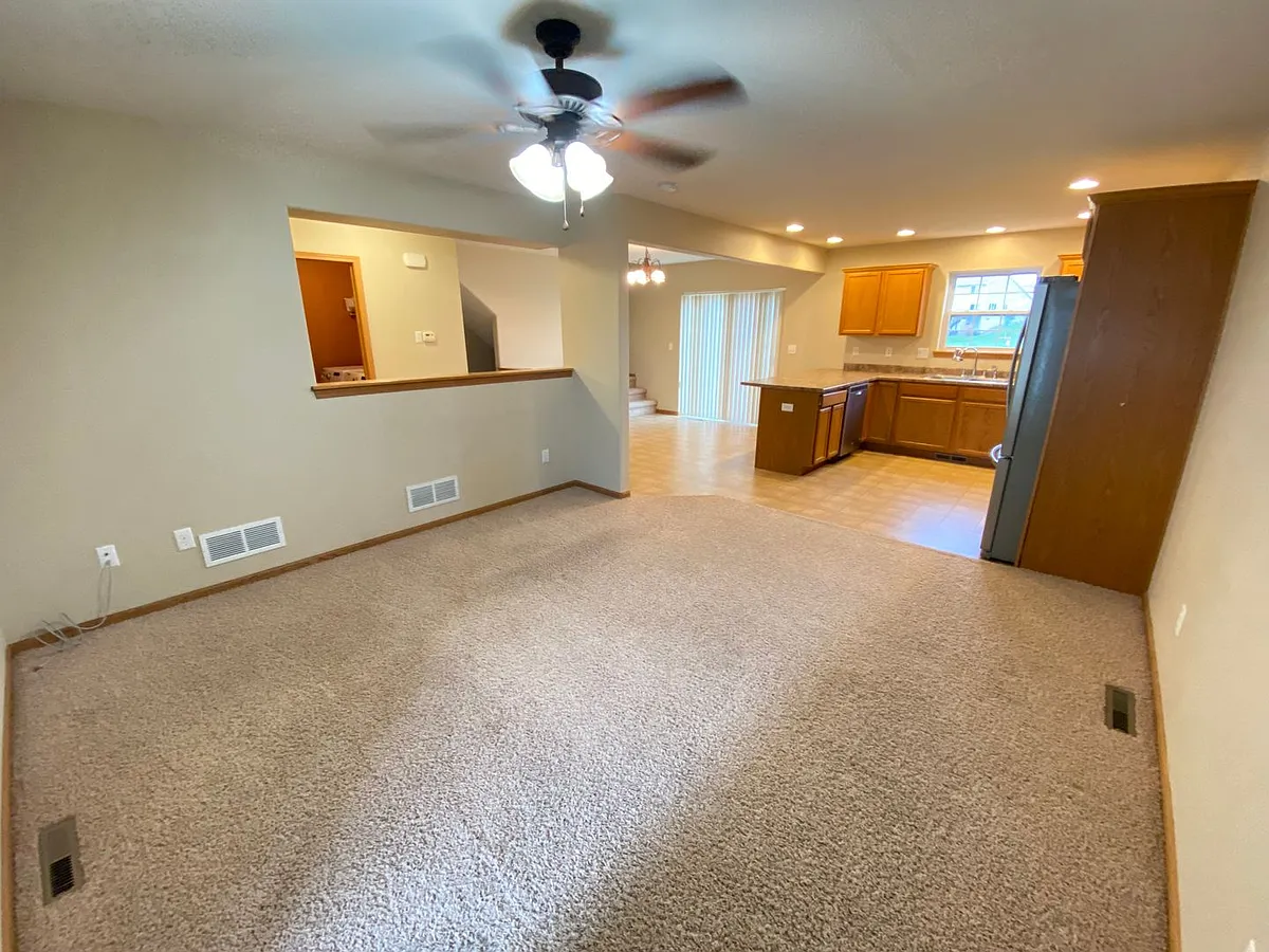Building Photo - 1029 Amelia Dr #4