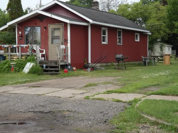 312 Newton St, Kingsford, MI 49802