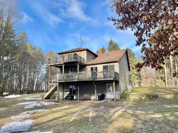 2784 E Edgar Rd, Edmore, MI 48829
