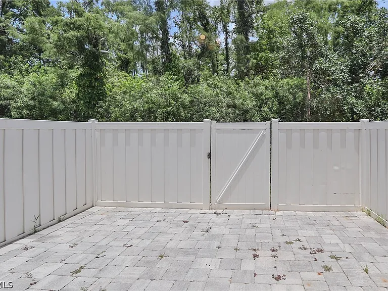 3630 Pine Oak Cir #105 — Photo 10
