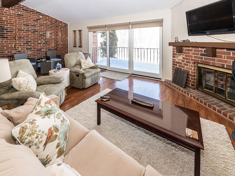 1st image of 60 Lausanne Ct #4