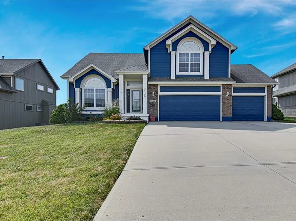 3128 SW Damon Ln, Lees Summit, MO 64082