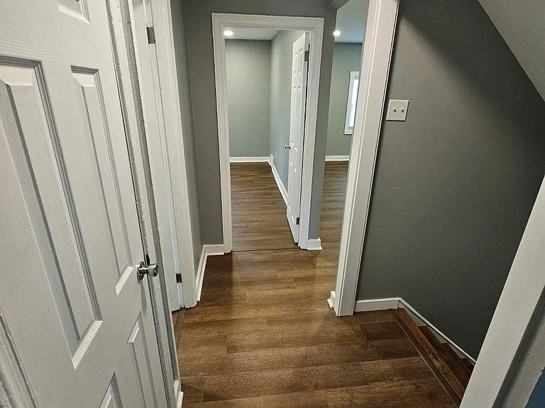 647 Roberts Ave — Photo 3
