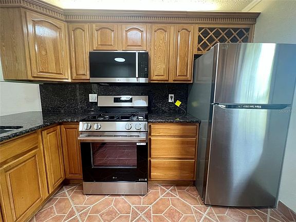 3rd image of 1510 FLINT DRIVE W #10-F