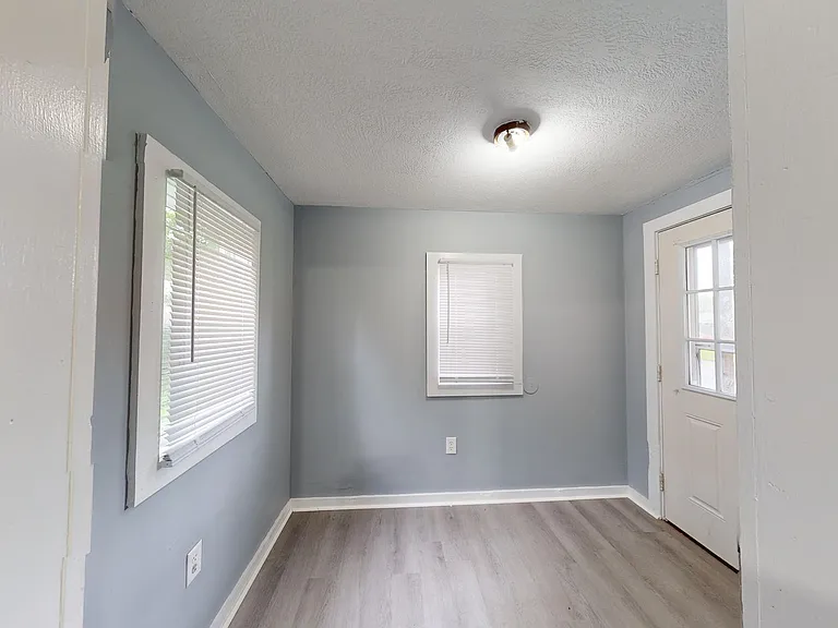225 Atcheson Ave — Photo 7