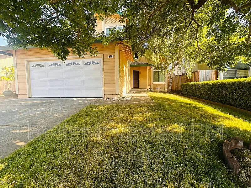 4 bed, 2.5 bath, 2061 sqft, $3,700 — Photo 2