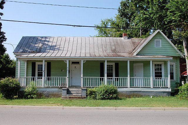 1st image of 212 W Buena