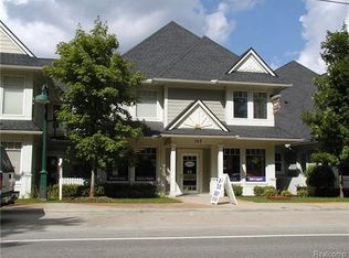 153 N Milford Rd, Highland, MI 48357