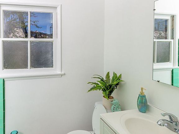 3rd image of 1601 N Normandie Ave #212