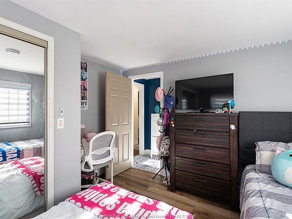 4th image of 20951 Pier Rd #8