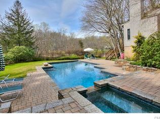 22 Rogues Rdg, Weston, CT 06883