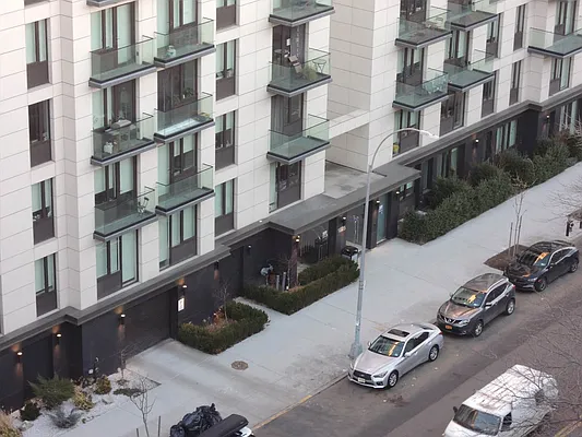 Rented by Artur Gutman, LREB | media 24