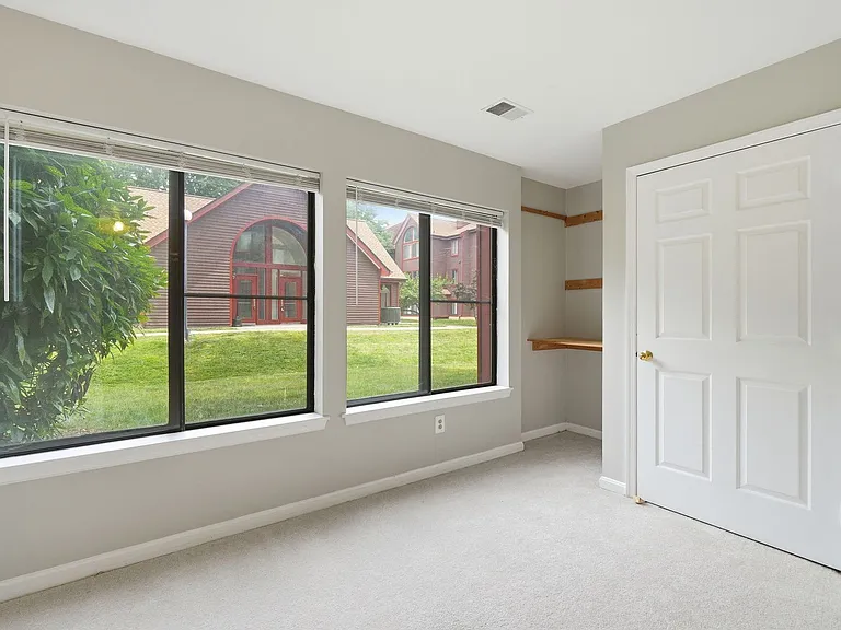 2822 Lee Oaks Pl #101 — Photo 6