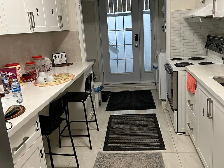 5294 Lawrence Ave E #LOWER LEVEL — Photo 12