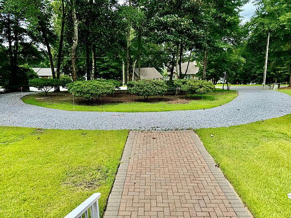 3rd image of 258 Lake Holley Cir