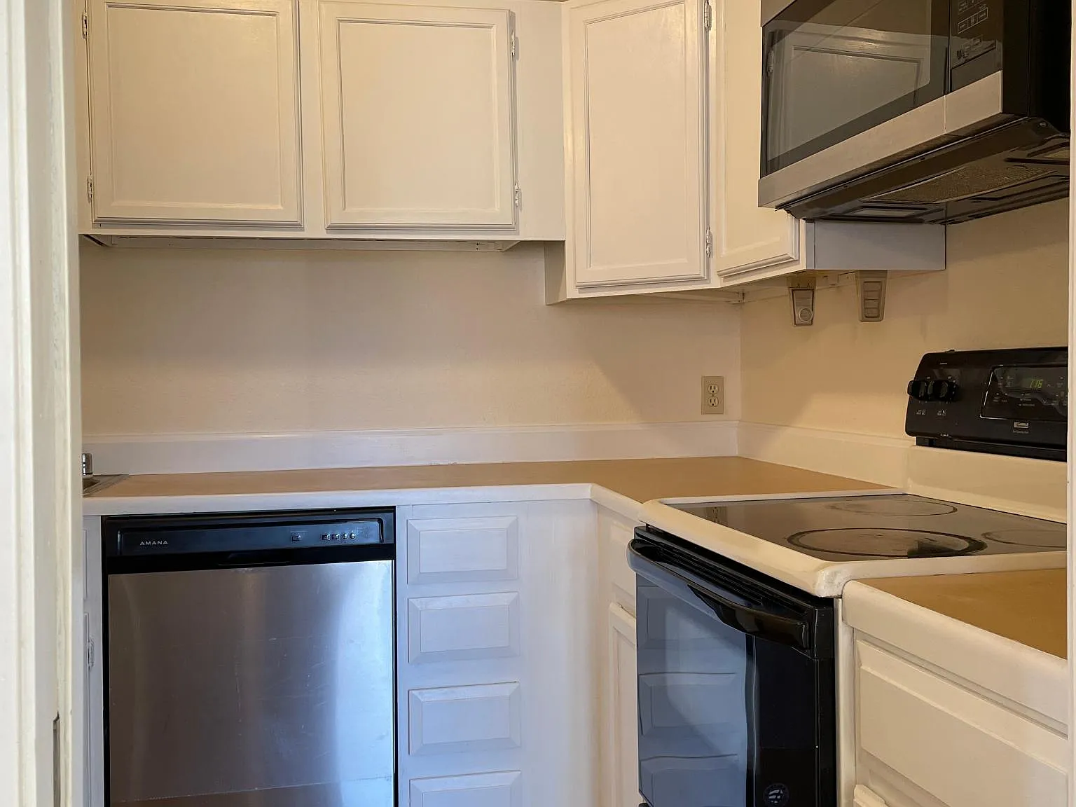2 bed, 995 sqft, $2,500 — Photo 4