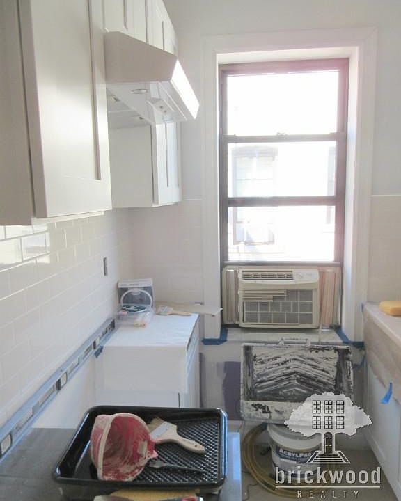 2nd image of 191 Norman Ave #Cr4