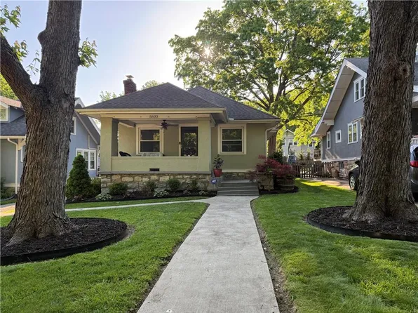 5833 Oak St, Kansas City, MO 64113