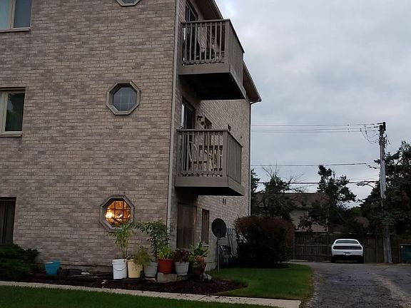4th image of 4019 Oak Ave