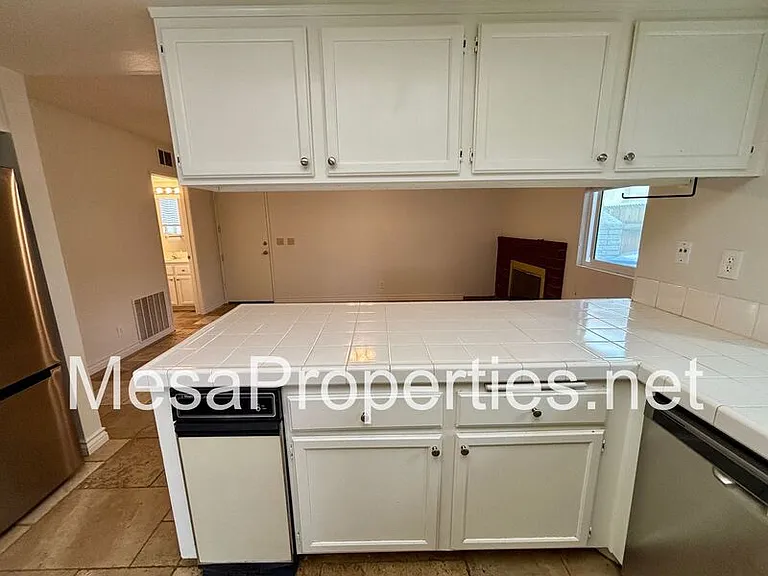 14925 Dandelion Ct — Photo 4